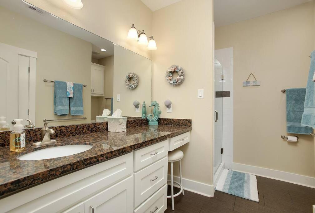 3 Bedroom View * Galveston